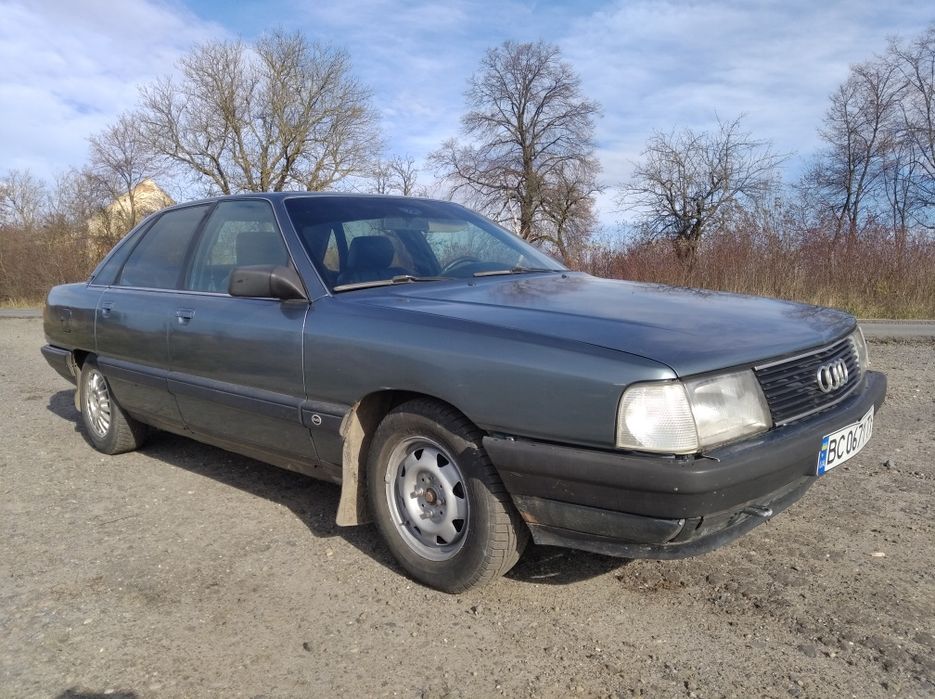 Продається Audi 100