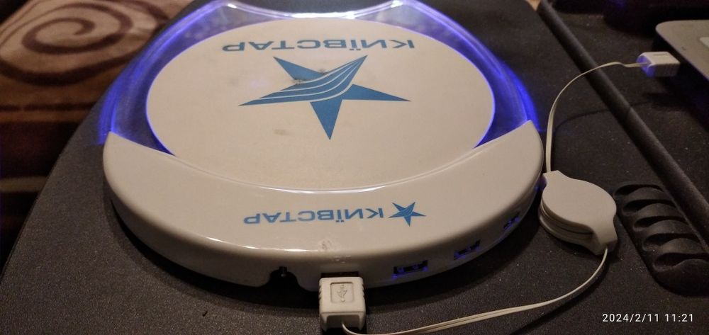 Всё 3 в 1. Коврик для мышки, usb хаб и зарядка.