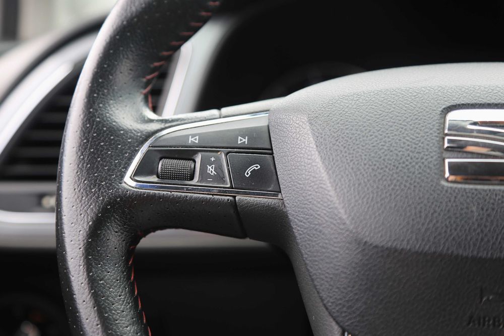 SEAT Leon 2015 Авто