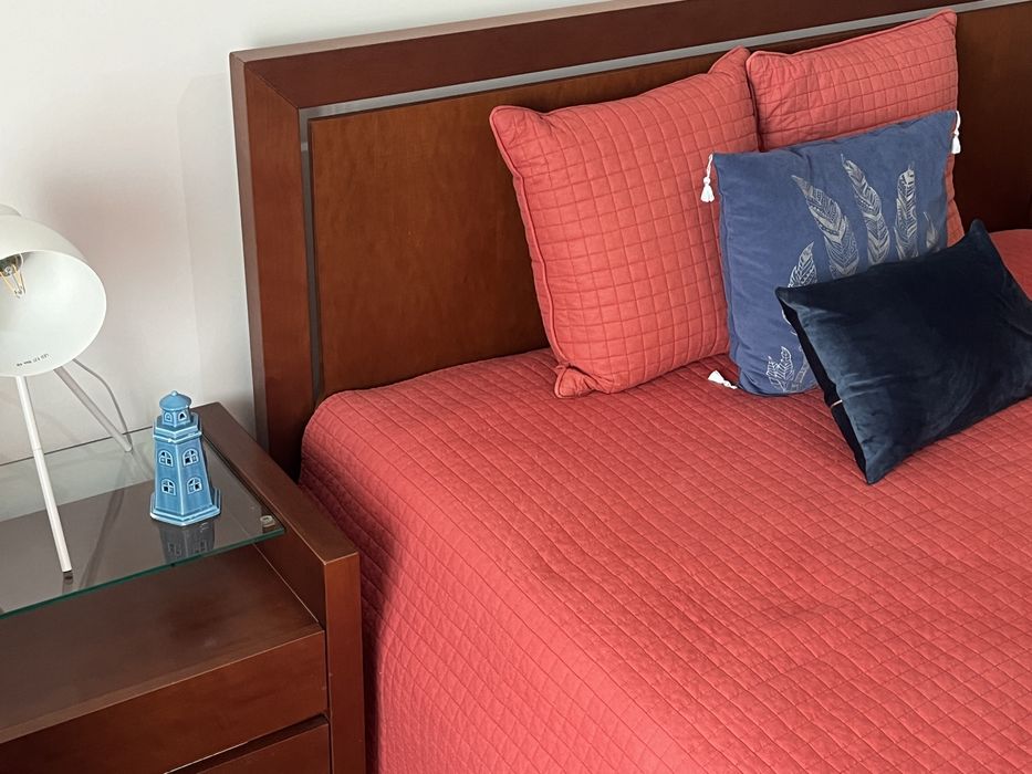 Cama De Casal + 2x Mesas Cabeceira