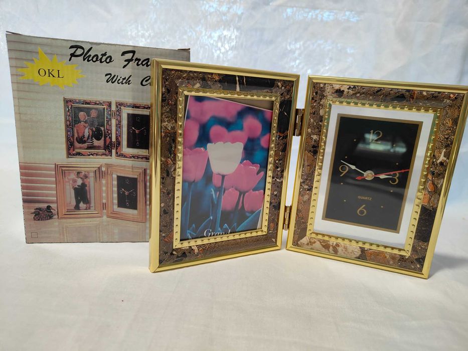 Frame with Clock64585328940546120