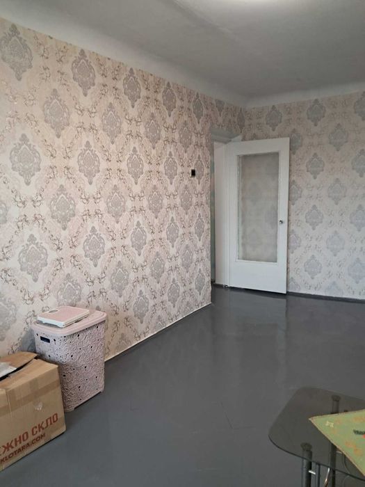 Продам 2-х км квартиру. Индивидуальное газ отопление. Центр.