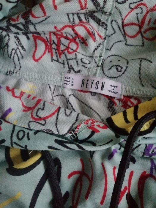 Bluza kolorowa damska przez głowę  z kapturem