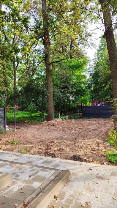 Крайній таун з великою ділянкою в центрі Бучі, дуже гарна тераса