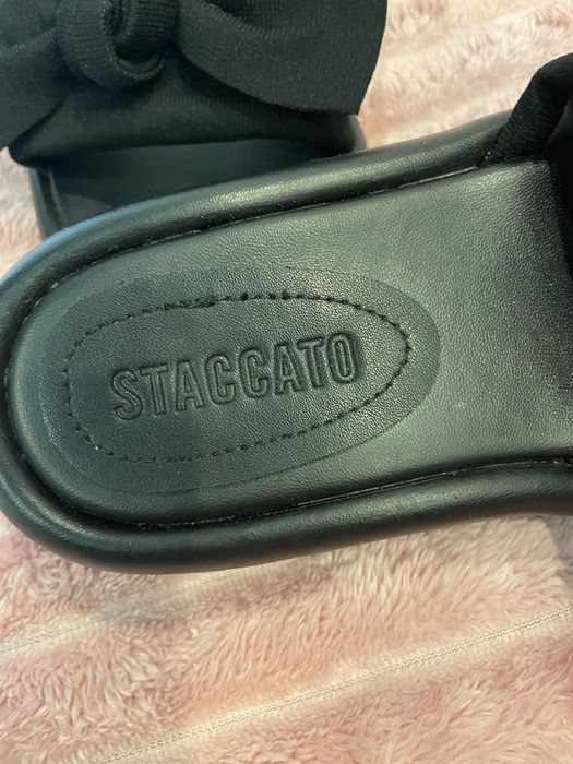 Женские шлепанцы сандалии Staccato