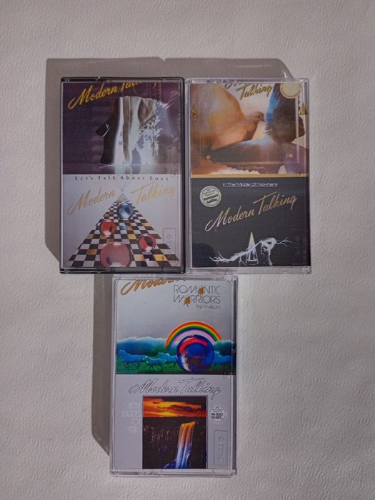 Новые кассеты с записью.