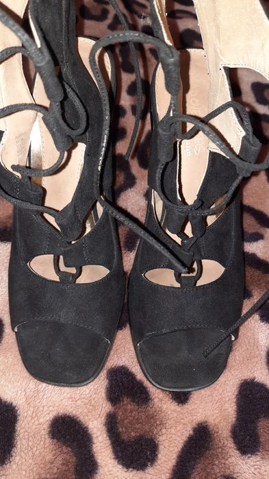 Гарні босоніжки, босоножки чорні 24.5 см