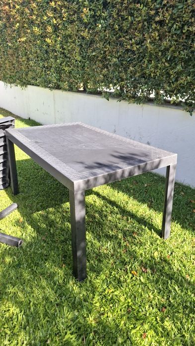 Mesa exterior de plástico