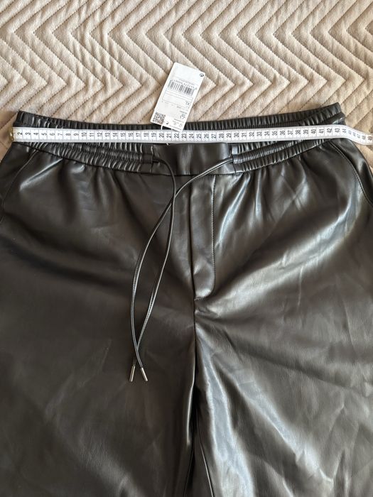 Штани зі штучноі шкіри нові Mango