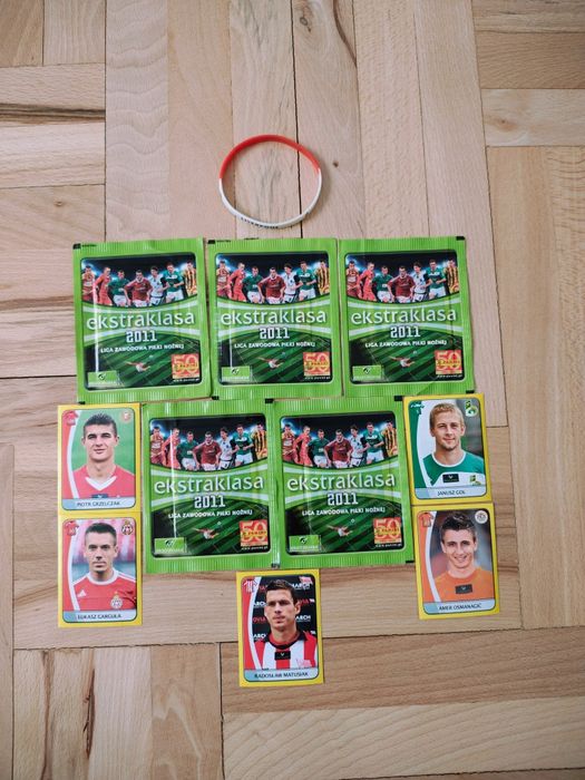 Saszetki z kartami, naklejki ekstraklasa 2011 i opaska Liverpool