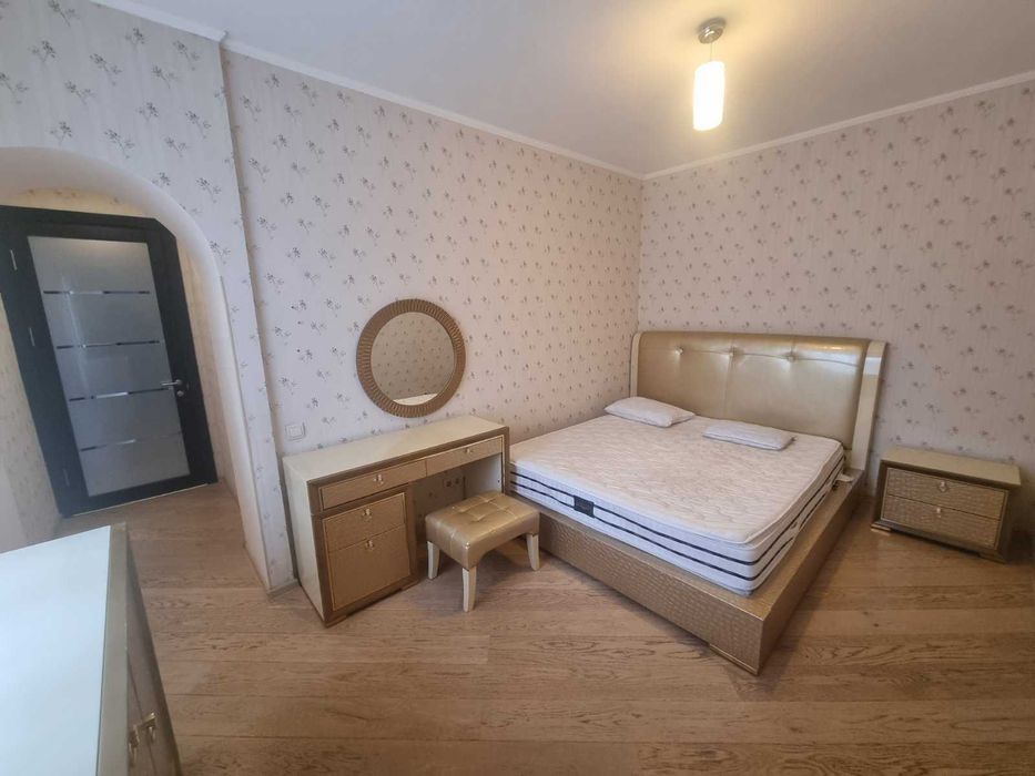 без комісії здам 4 кім квартиру вул. Старонаводницька 8 Б