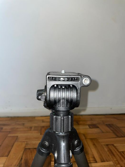 Tripé para câmara fotográfica