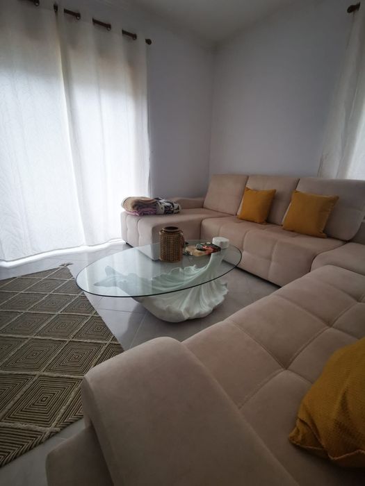 Sofá com Chaise Long