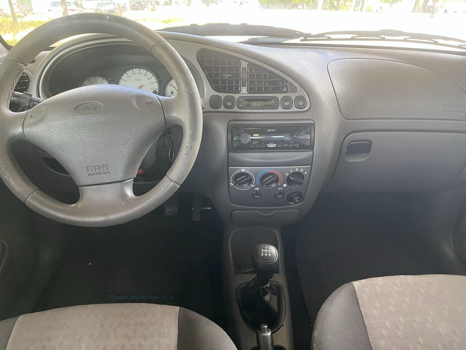 Ford Fiesta 1.8 tddi 90 cv .. A/C