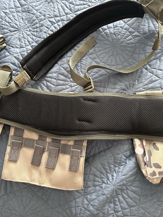 Ремінь з підсумками