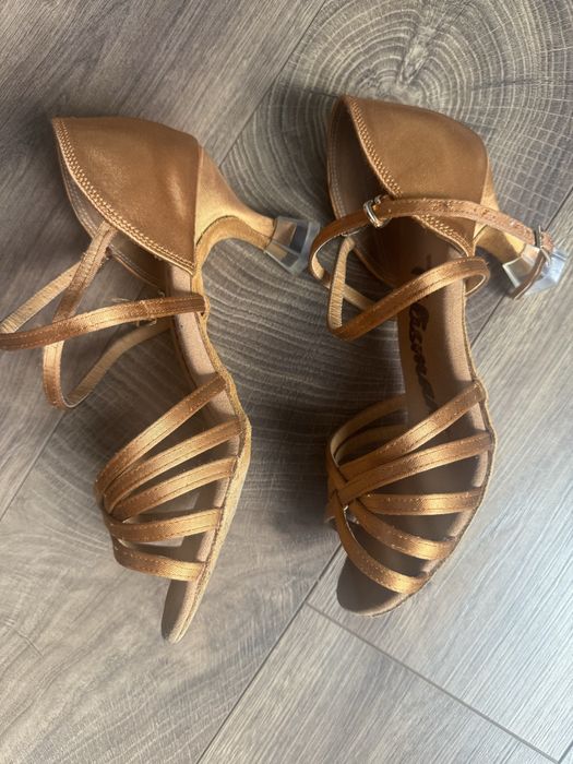 Туфлі для бальних танців 23,5 см