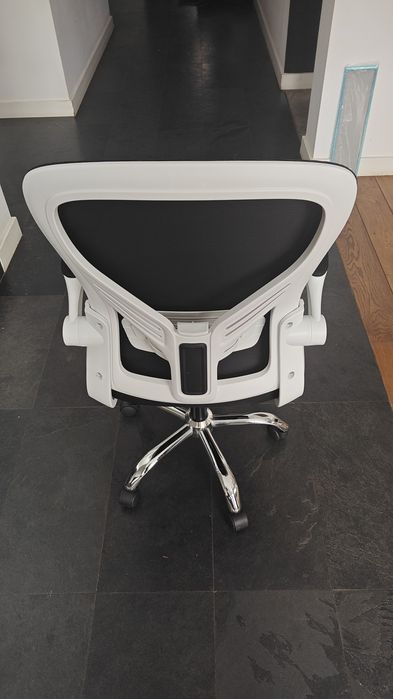 Nowy Ergonomiczny Fotel biurowy