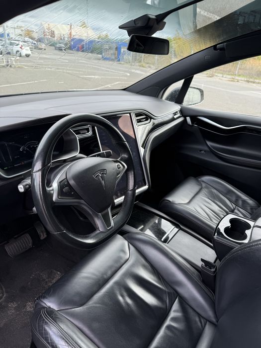 Тесла модел х 84км родного пробега