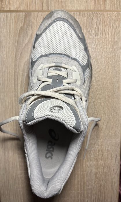 Кросівки  Asics.