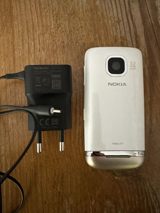 Telemovel Nokia cores e bom estado
