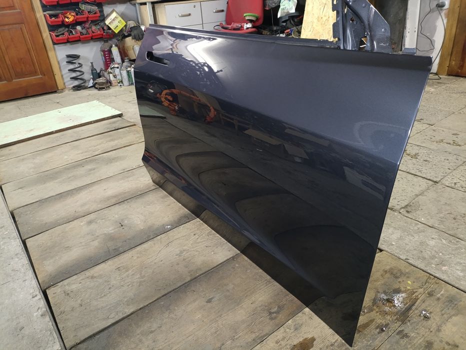 Двері передні праві Тесла 3