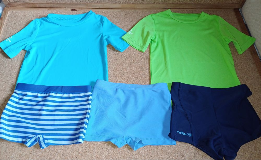 Shorts and T-shirts for ages 2/3 years. Set
