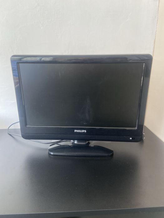 Телевізор Philips 19 дюймов модел 19PFL3404/12