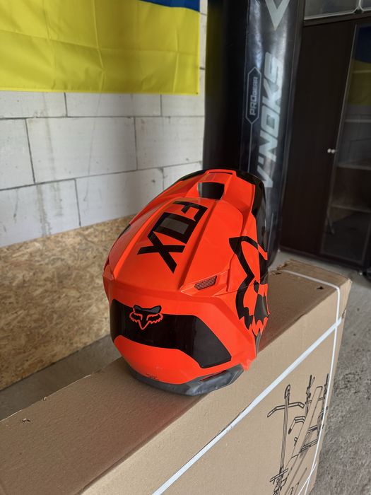 Продам FOX RACING Mips мотокросовий шолом