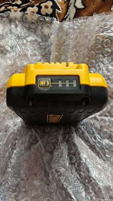 DeWalt dcb230 3ah  слім