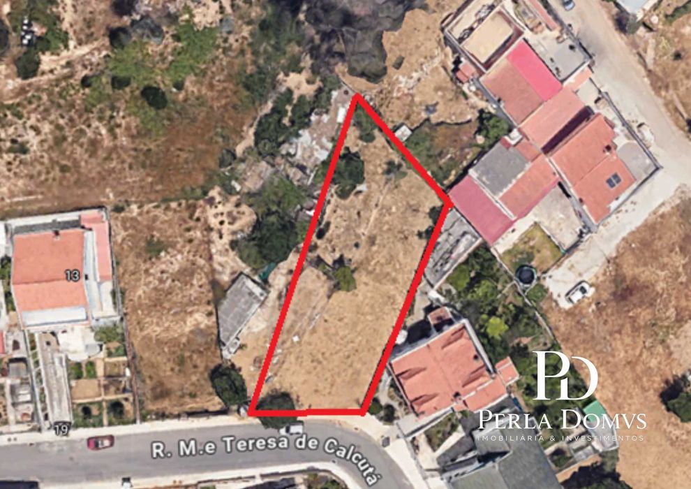 Urban Plot of 584 m² | Vale da Moura, Almargem do Bispo – Sintra