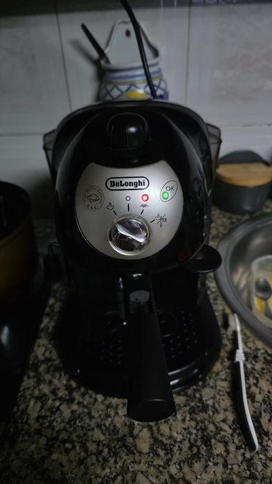Máquina cafe DeLonghi