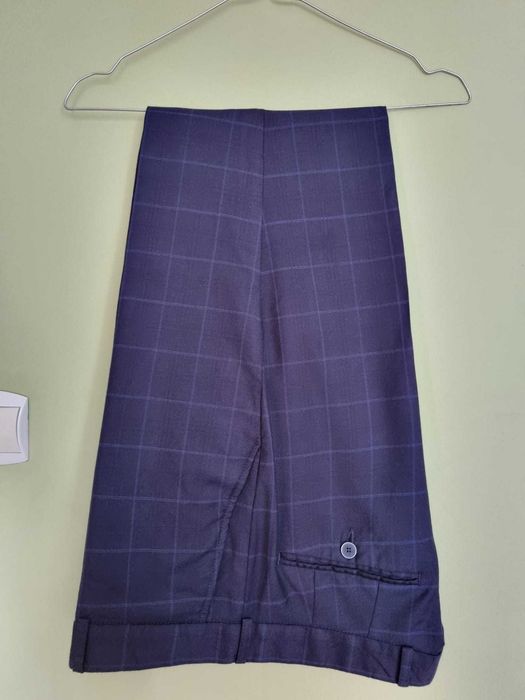 Elegancki ganitur męski granatowy w kratę 100% wełna