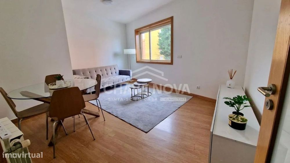 Apartamento T2 com garagem e arrumo | Candal /