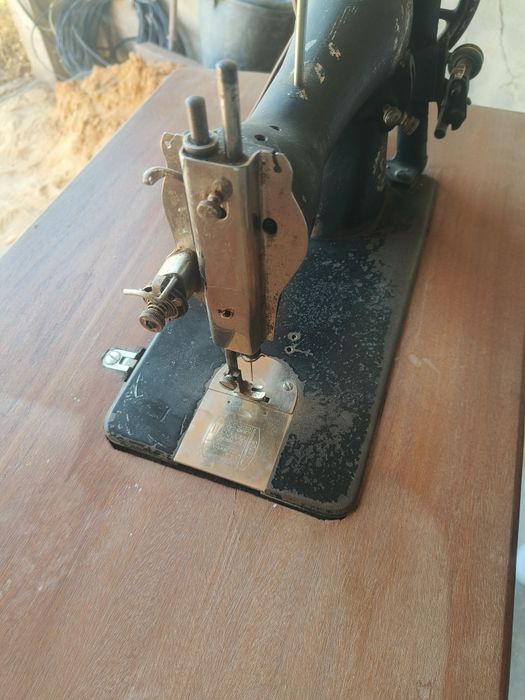 Máquina costura Naumann