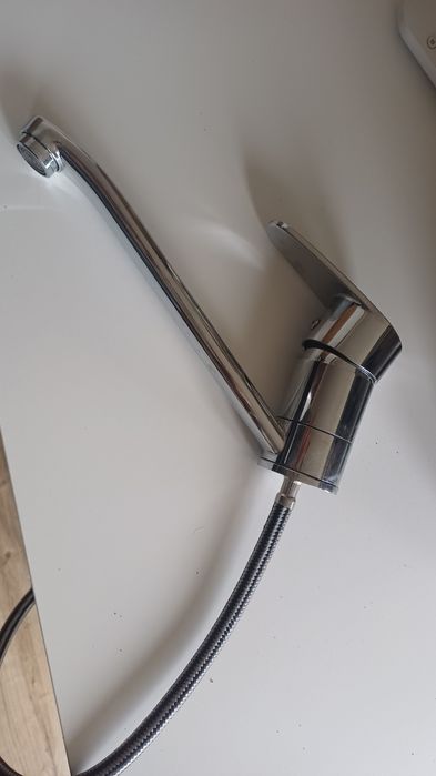 Zlewozmywak srebrny z baterią