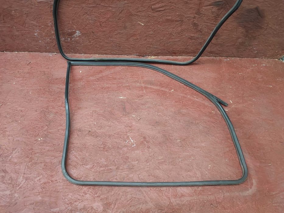 BMW E36 COUPE ORYGINALNE Uszczelki drzwi Lewa Prawa dobry stan OEM