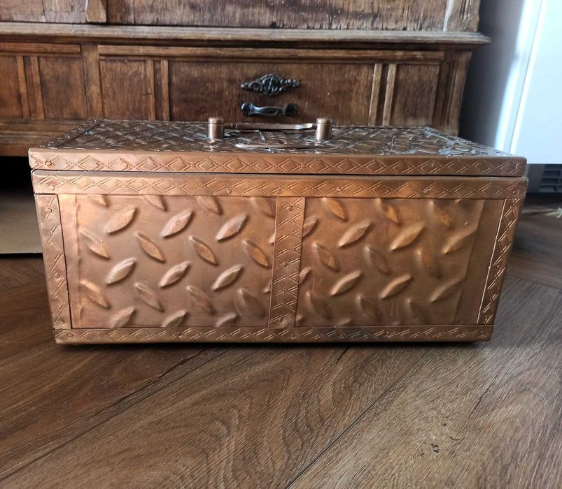 Dwie metalowe skrzynie / kufry (vintage)