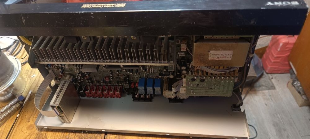 Amplituner Sony czarny