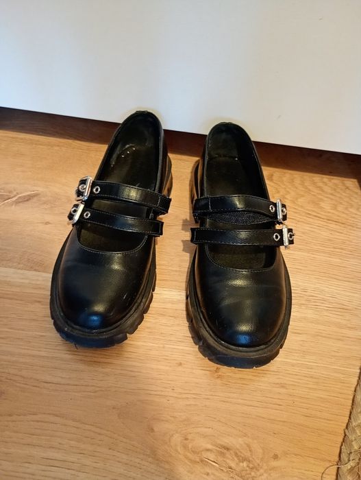 Sprzedam buty ze skóry naturalnej