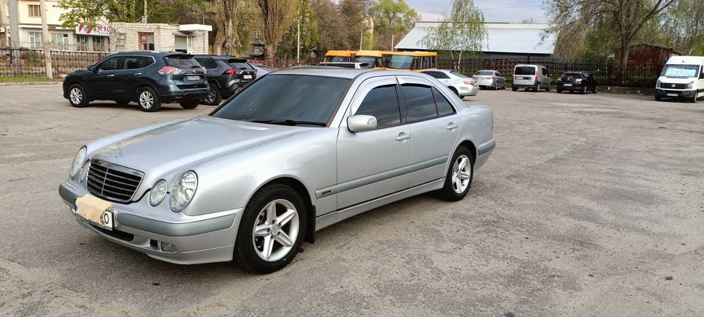Мерседес w210 2001 год