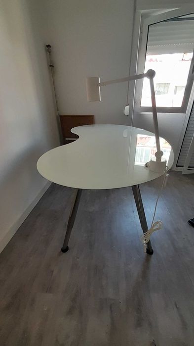 Secretaria da marca ikea