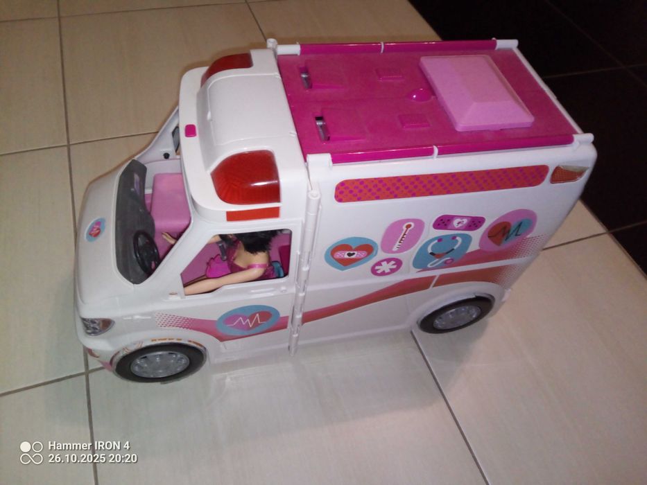karetka ambulans barbie