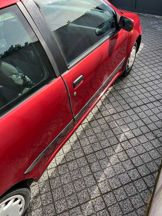 Fiat Punto 6 speed 1108 cc 54 cv gasolina 184000 km em ótimo estado