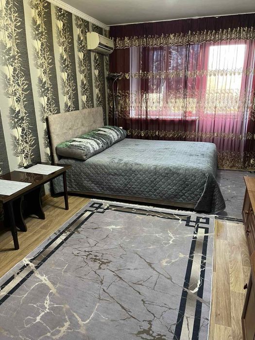 Сдається подобово квартира