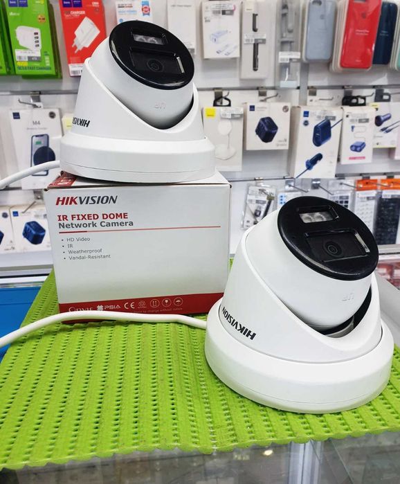 4МП IP відеокамера Hikvision DS-2CD2343G2-LI2U  (2.8мм) Запис на Micro SD 256 ГБ. з мікрофоном