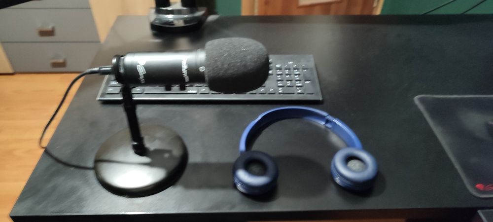 Zestaw-Komputer+ 2 monitory+ ramie,+mikrofon Genesis. i7-13700kf, 3