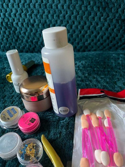 все для маникюру продаю залишки, типси, мономер, втирка, гель