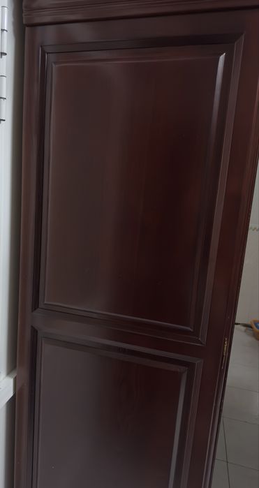 Roupeiro madeira de Mogno