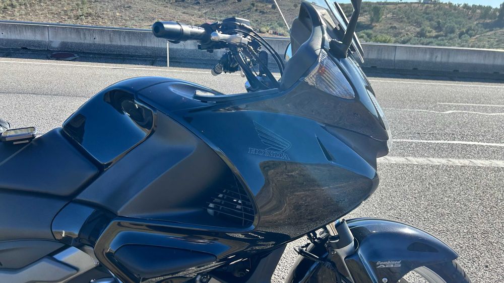 Honda Deauville 700 como nova 16300km ano 2010