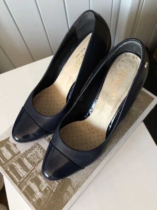 Buty czółenka Venezia skórzane granatowe 38 skóra